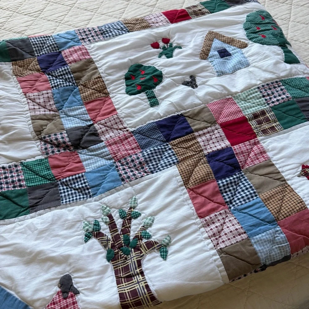 Vintage Appliqué Farm Scene Quilt 100” x 88” Patchwork Country Queen
